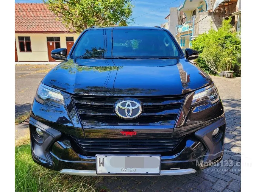 Jual Mobil Toyota Fortuner 2018 TRD 2.7 di Jawa Timur Automatic SUV Hitam Rp 390.000.000