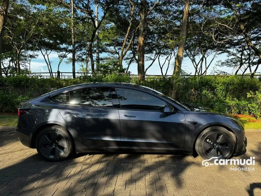 2021 Tesla Model 3 Standard Range Plus Sedan