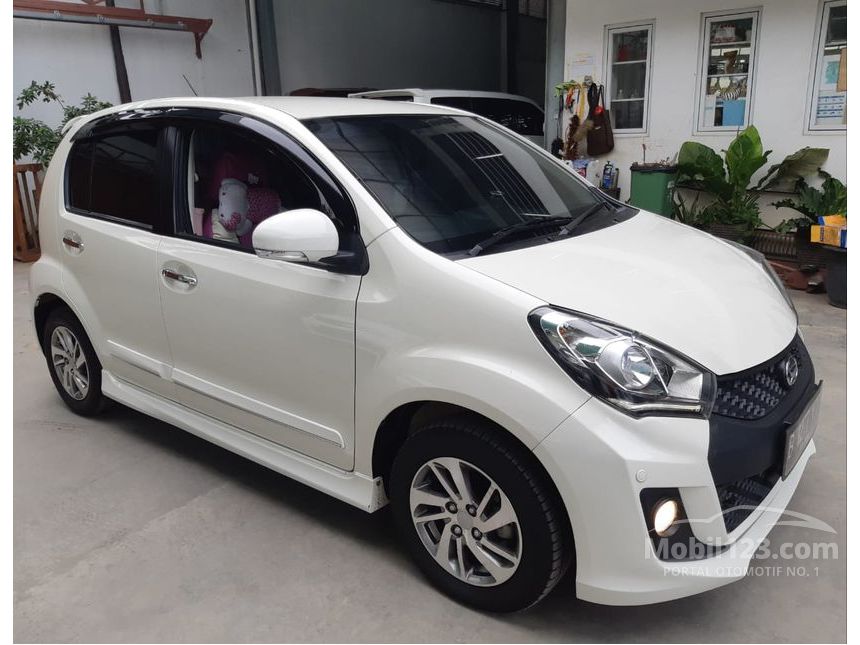 Jual Mobil Daihatsu Sirion 2015 D FMC DELUXE 1.3 di Jawa