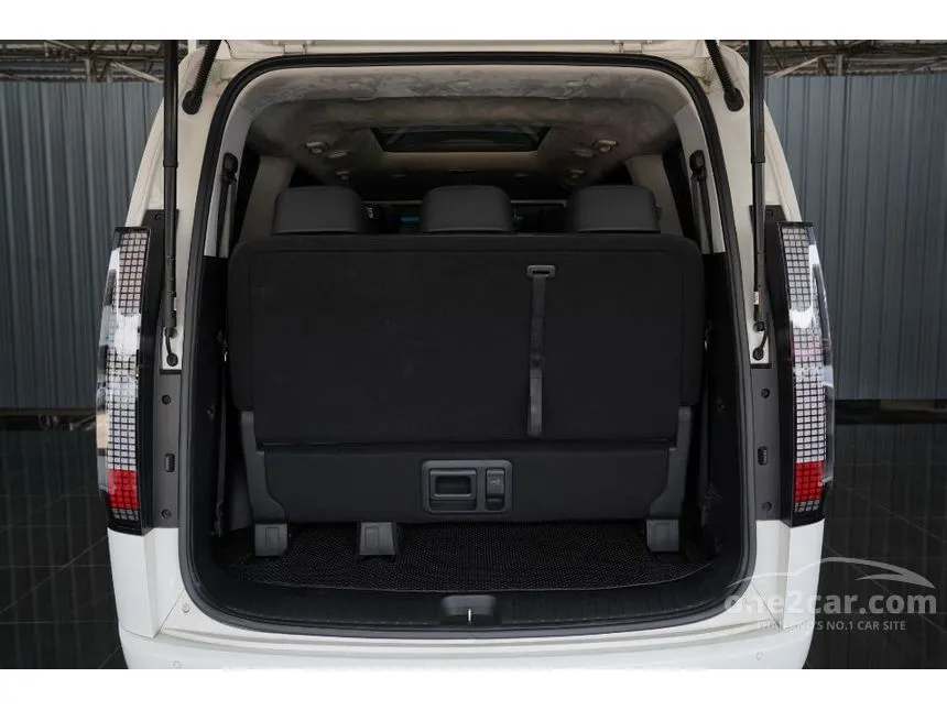 2025 Hyundai Staria Premium Van