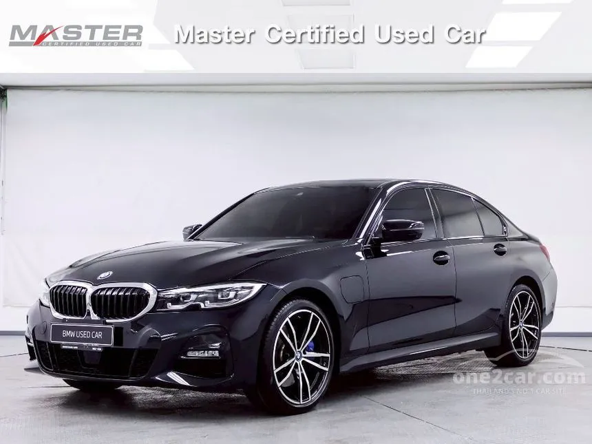 2023 BMW 330e M Sport Sedan