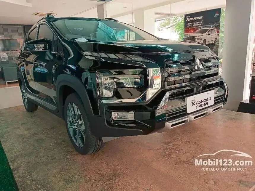 Jual Mobil Mitsubishi Xpander 2024 CROSS Premium Package 1.5 di Jawa Barat Automatic Wagon Hitam Rp 288.650.000