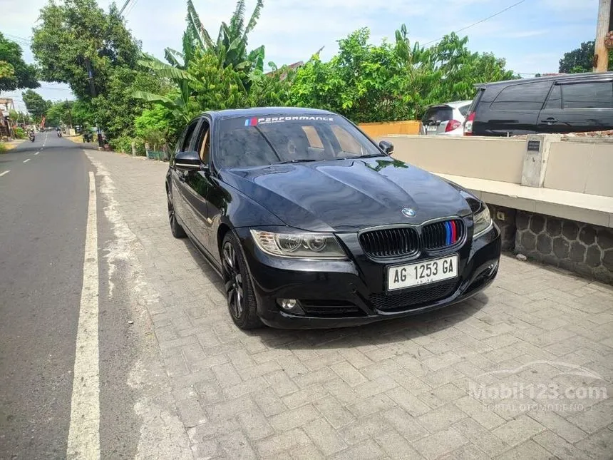Jual Mobil BMW 320i 2010 2.0 di Jawa Timur Automatic Sedan Hitam Rp 147.000.000