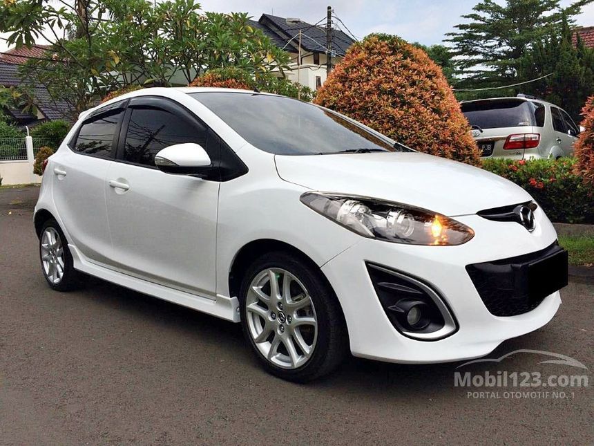 Jual Mobil Mazda 2 2012 RZ 1.5 di Jawa Barat Automatic Hatchback Putih 