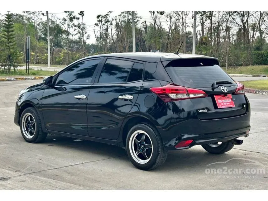 2018 Toyota YARIS E Hatchback