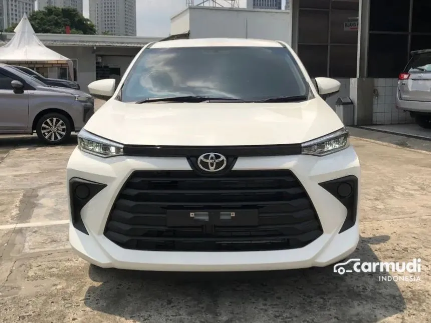 Jual Mobil Toyota Avanza 2024 E 1.3 di Jawa Timur Automatic MPV Putih Rp 225.713.000