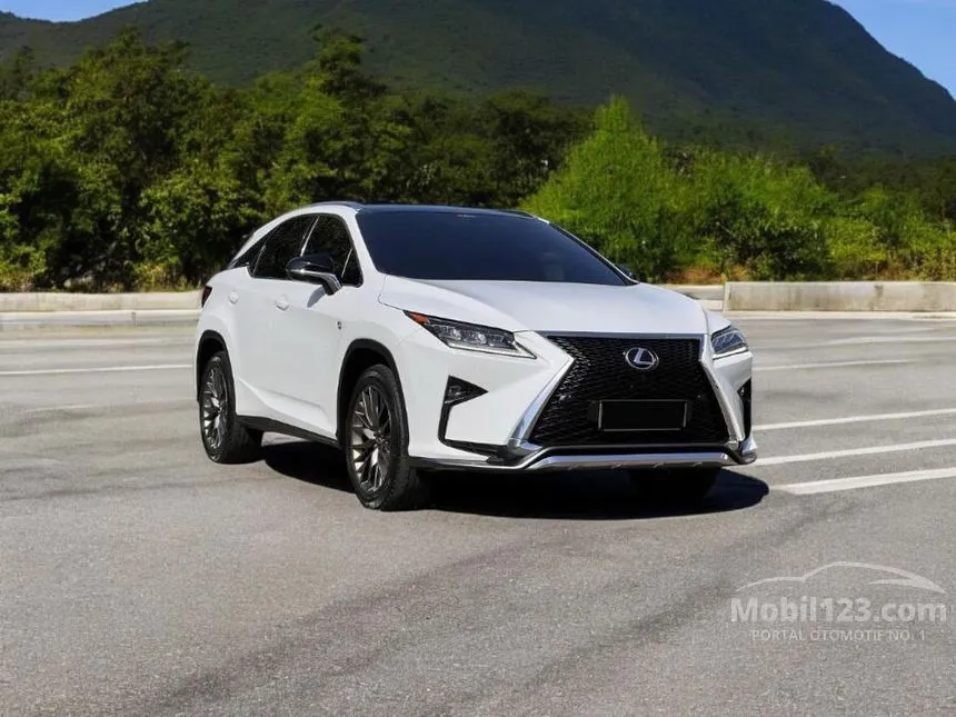 Jual Mobil Lexus RX200t 2017 2.0 di Jawa Timur Automatic SUV Putih Rp 805.000.000