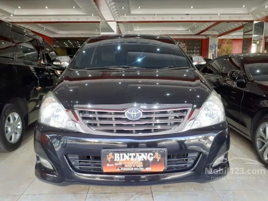 Jual Mobil Toyota Kijang Innova 2010 V 2.0 di Jawa Barat Automatic MPV Hitam Rp 135.000.000