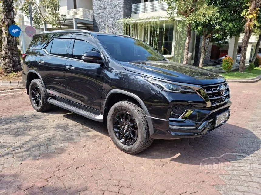 Jual Mobil Toyota Fortuner 2022 GR Sport 2.8 di Yogyakarta Automatic SUV Hitam Rp 499.000.000