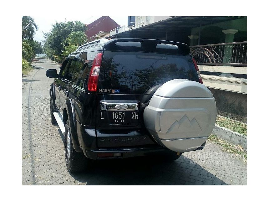 Jual Mobil  Ford  Everest  2012 XLT XLT XLT 2 5 di Jawa  Timur  