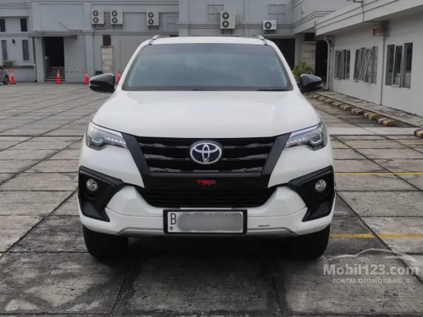 Jual Mobil Toyota Fortuner 2017 TRD 2.4 di DKI Jakarta Automatic SUV Putih Rp 376.000.000