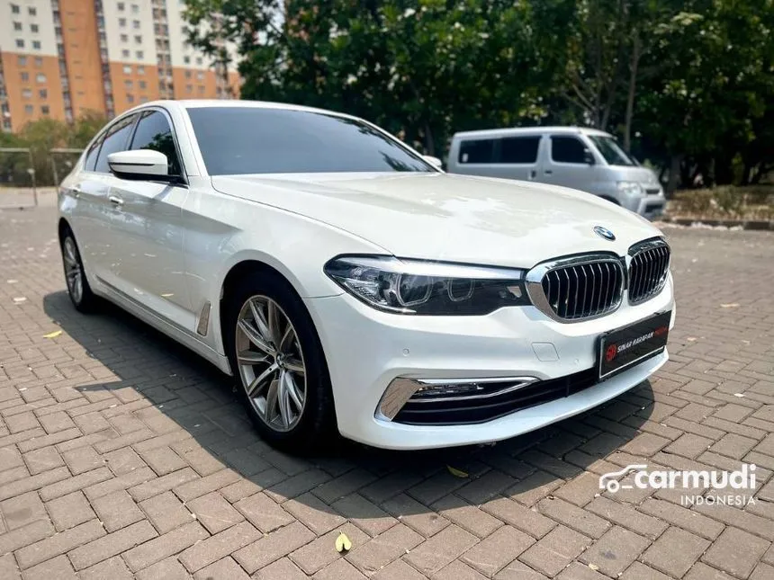 2018 BMW 520i Luxury Sedan