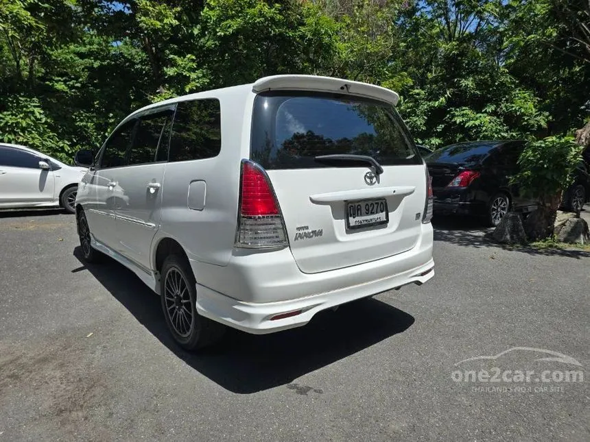 2011 Toyota INNOVA G Wagon