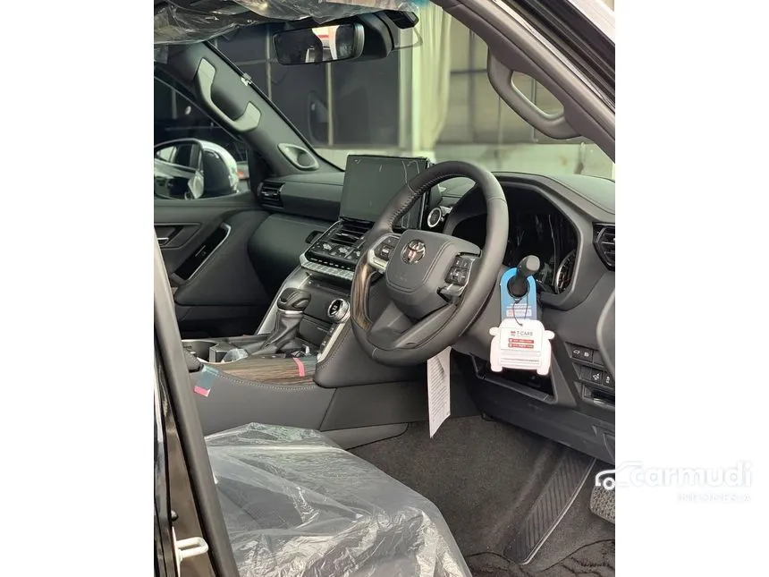 Jual Mobil Toyota Land Cruiser 2024 300 VX