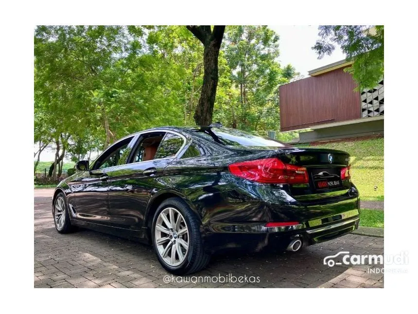 2018 BMW 520i Luxury Sedan