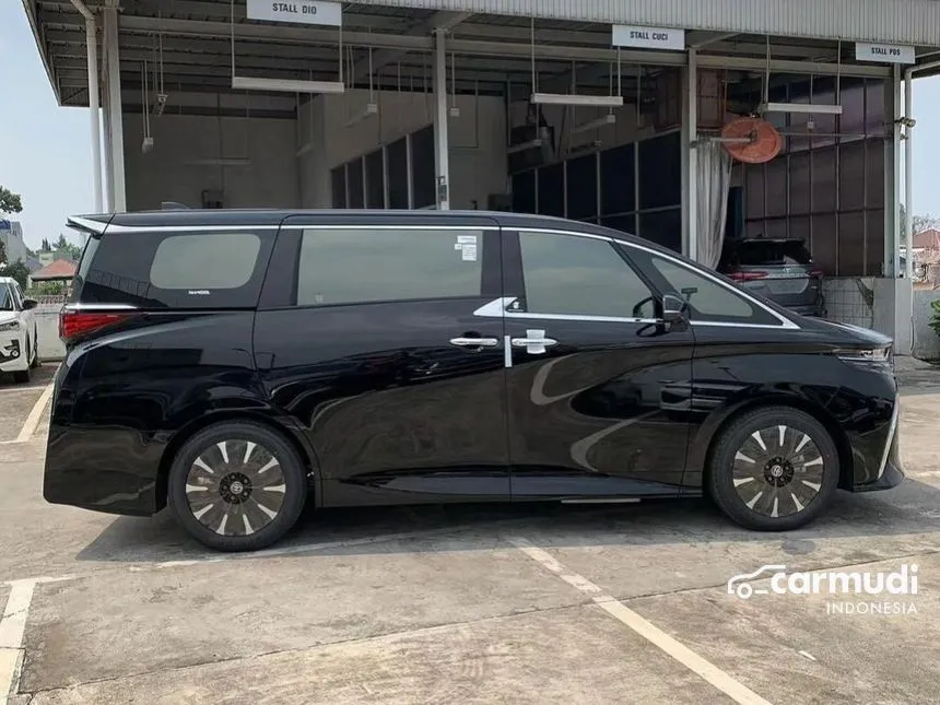 2024 Toyota Alphard HEV MPV