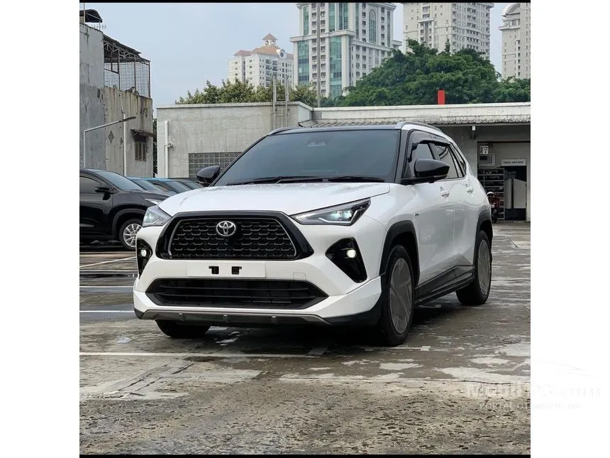 Jual Mobil Toyota Yaris Cross 2024 S GR Parts Aero Package HEV 1.5 di Bali Automatic Wagon Abu