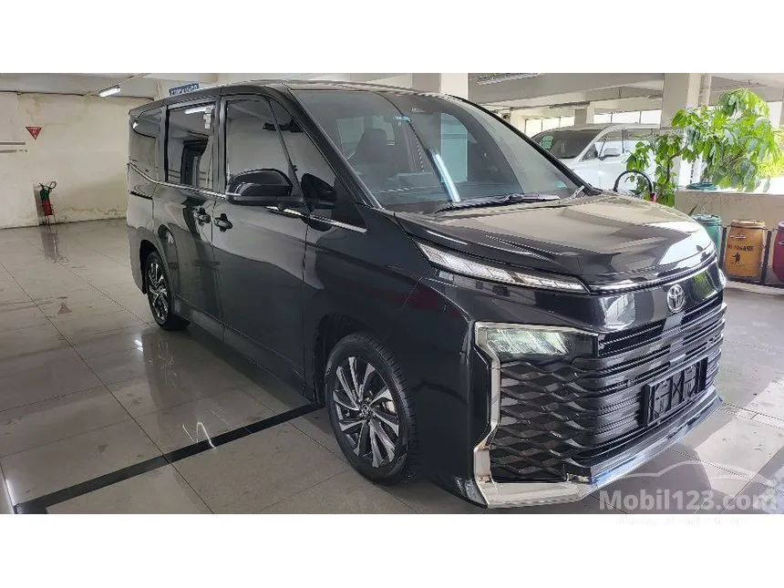 2026 Toyota Voxy (Premium Color) MPV