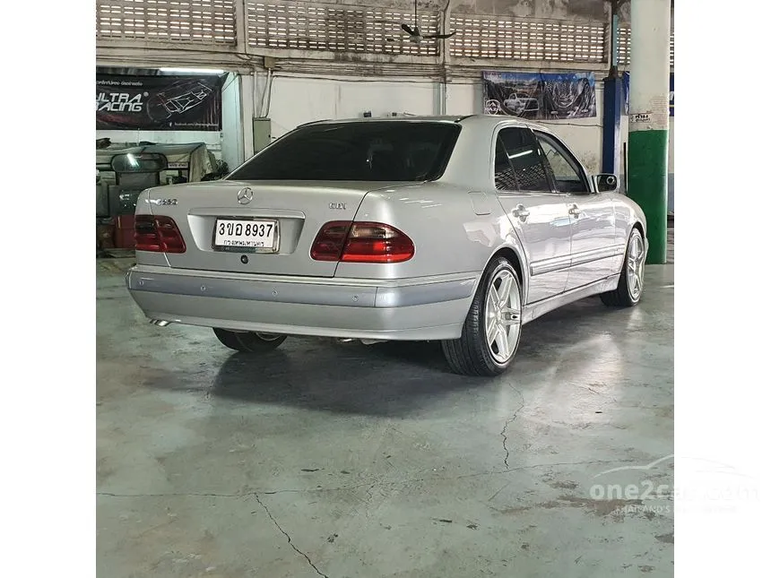 2004 Mercedes-Benz E220 CDI Classic Sedan