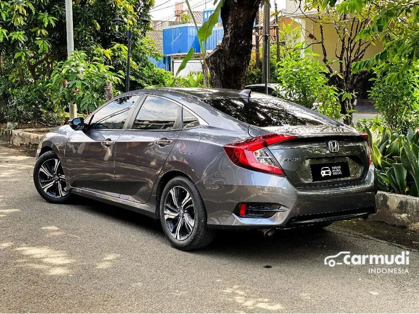 2018 Honda Civic ES Sedan