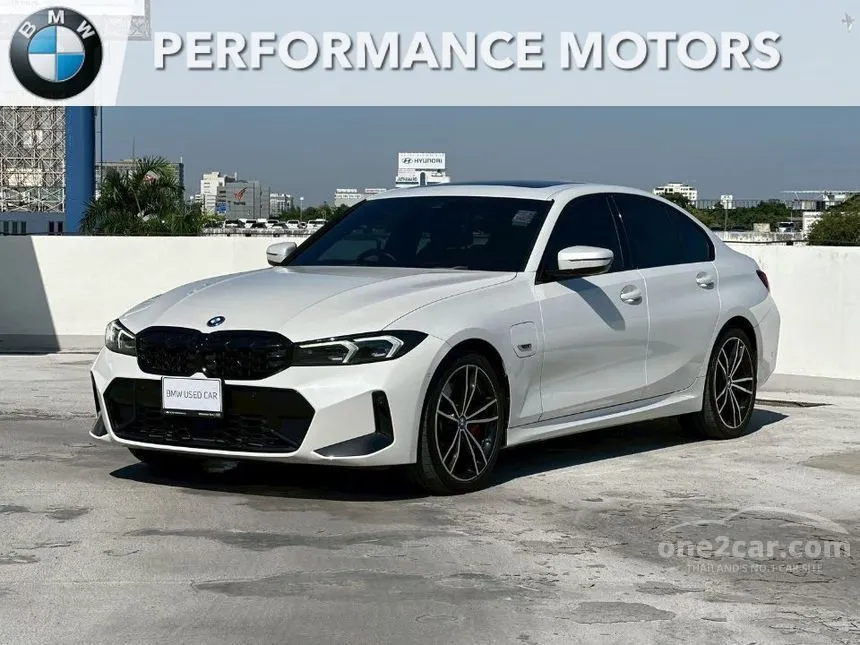 2023 BMW 330e M Sport Sedan