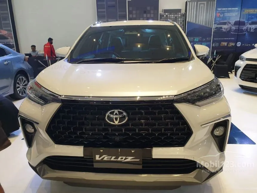 Jual Mobil Toyota Veloz 2024 Q 1.5 di Jawa Timur Automatic Wagon Lainnya Rp 300.000.000
