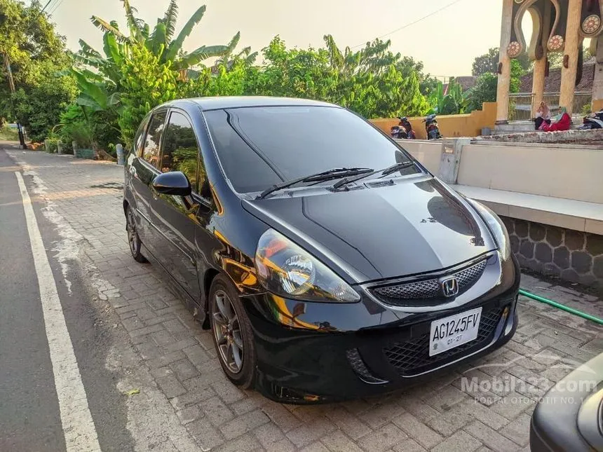 Jual Mobil Honda Jazz 2007 VTEC 1.5 di Jawa Timur Manual Hatchback Hitam Rp 100.000.000