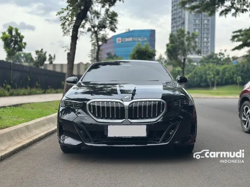Jual Mobil BMW 520i 2024 M Sport 2.0 di DKI Jakarta Automatic Sedan Hitam Rp 1.279.000.000