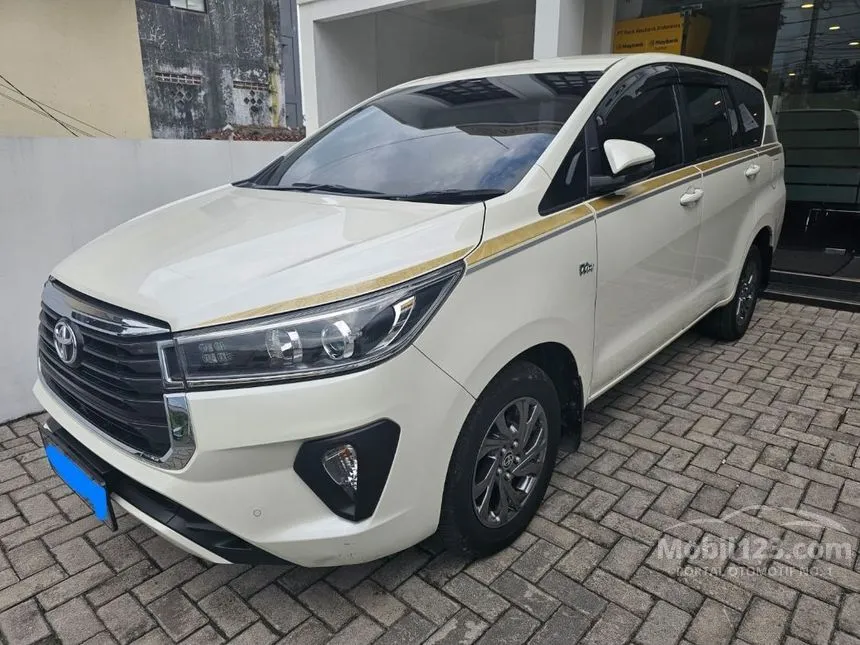 Jual Mobil Toyota Kijang Innova 2021 V Luxury 50th Anniversary 2.0 di Jawa Barat Automatic MPV Putih Rp 355.000.000
