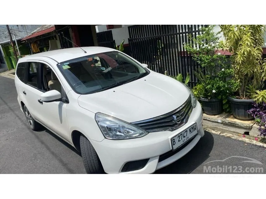 Jual Mobil Nissan Grand Livina 2018 SV 1.5 di Jawa Barat Automatic MPV Putih Rp 124.000.000