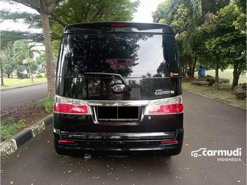 2015 Daihatsu Luxio X Van