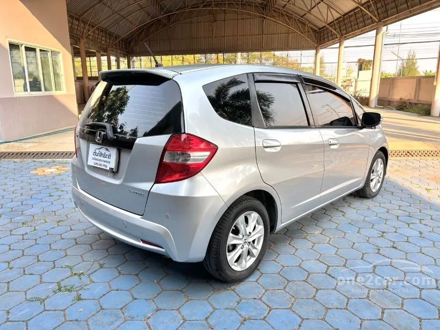 2012 Honda JAZZ V Hatchback