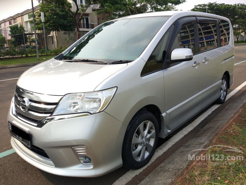 Nissan serena 2013