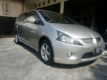 2005 Mitsubishi Grandis 2.4 MPV Minivans