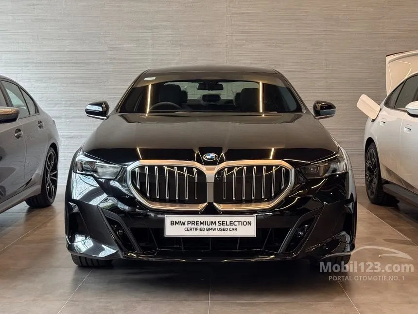 Jual Mobil BMW 520i 2025 M Sport 2.0 di DKI Jakarta Automatic Sedan Hitam Rp 1.410.000.000
