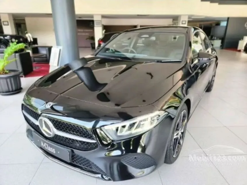 2025 Mercedes-Benz A200 Progressive Line Sedan