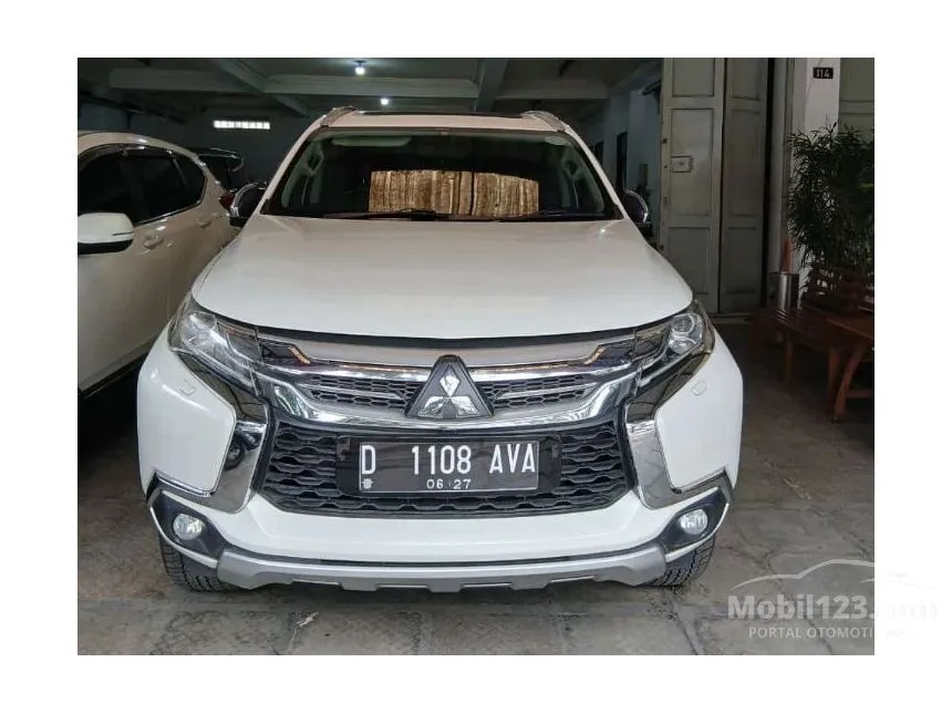Jual Mobil Mitsubishi Pajero Sport 2017 Dakar 4X2 2.4 di Jawa Barat Automatic SUV Putih Rp 385.000.000