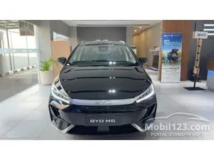 2026 BYD M6 Superior Captain 6 Seater MPV