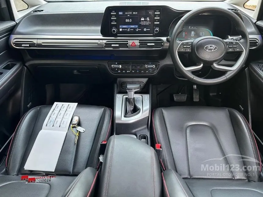 2025 Hyundai Stargazer X Prime MPV