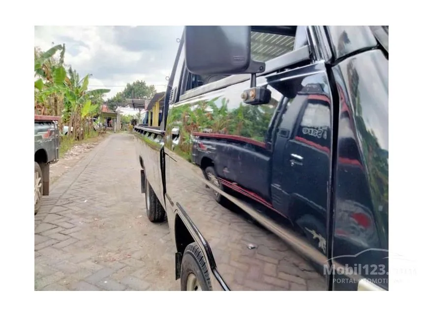 2010 Mitsubishi Colt L300 Standard