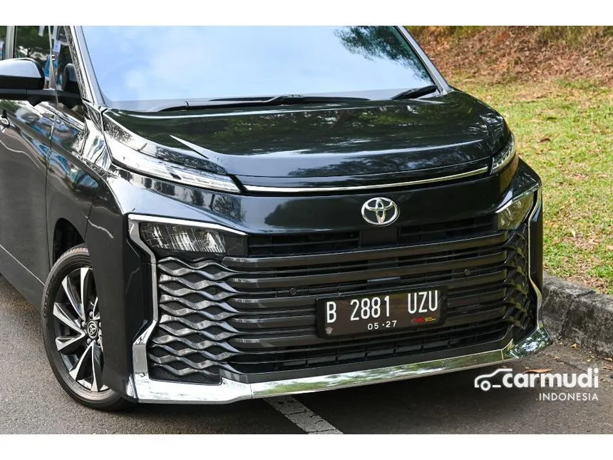 2022 Toyota Voxy Wagon