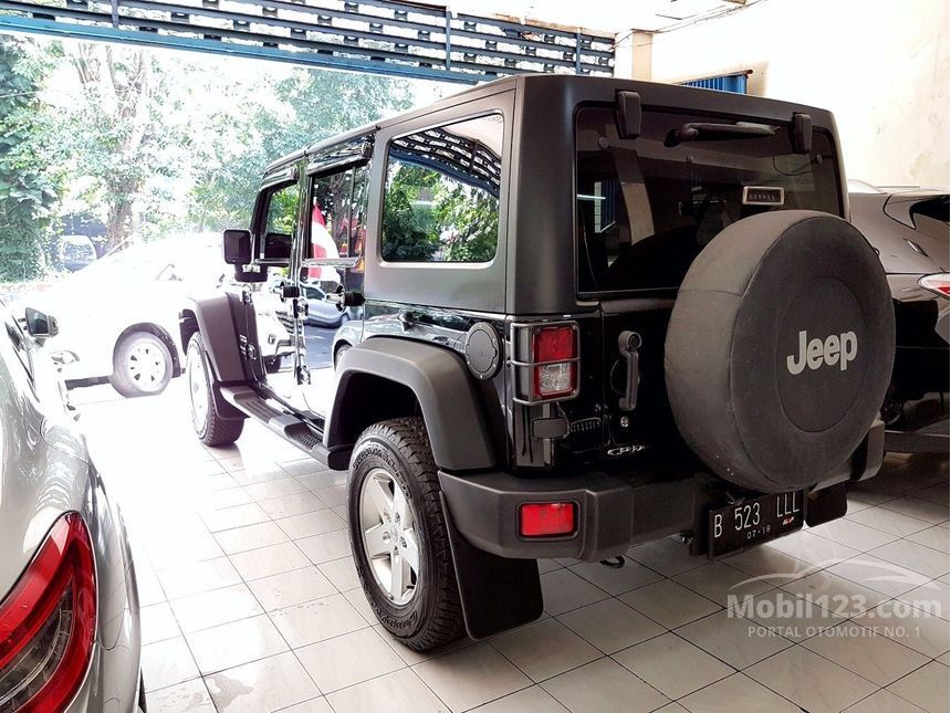 Jual Mobil  Jeep  Wrangler 2013 Sport  CRD Unlimited 2 8 di 