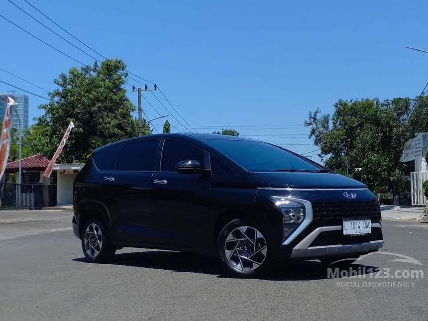Jual Mobil Hyundai Stargazer 2022 Prime 1.5 di Jawa Timur Automatic Wagon Hitam Rp 228.000.004