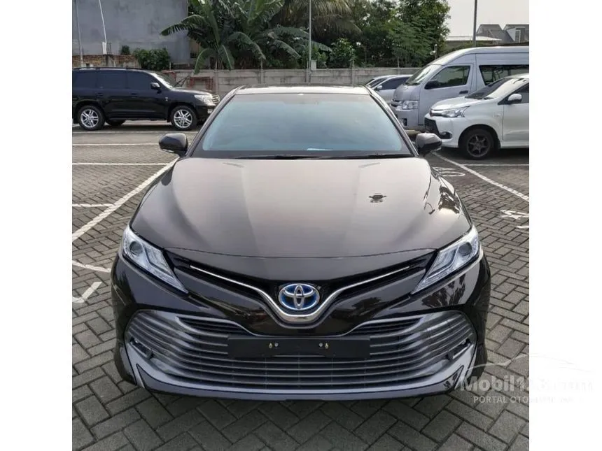Jual Mobil Toyota Camry 2023 HV TSS 2 2.5 di DKI Jakarta Automatic Sedan Hitam Rp 835.400.000