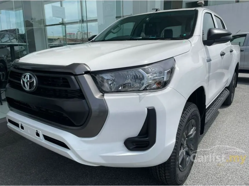 2024 Toyota Hilux E Dual Cab Pickup Truck