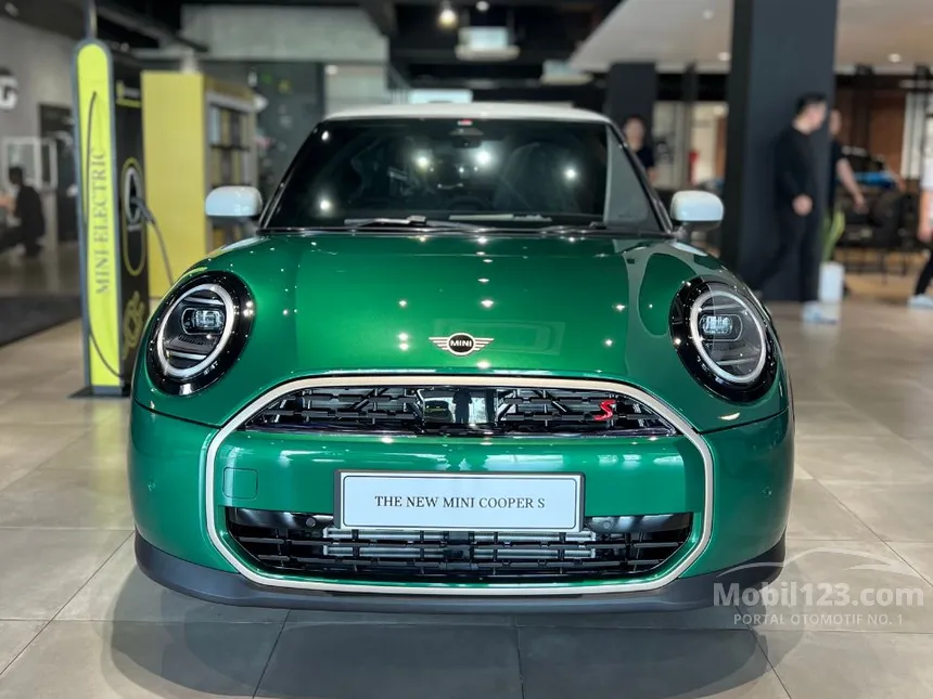 Jual Mobil MINI Cooper 2024 Cooper S 2.0 di Jawa Timur Automatic Hatchback Hijau Rp 1.160.000.000