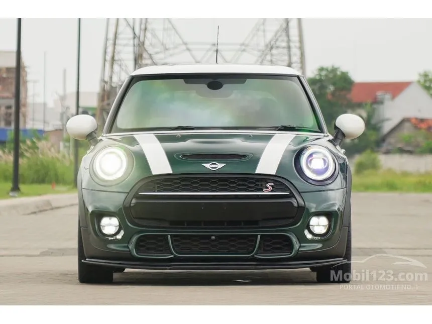2018 MINI Cooper S 3 Door (Red Hot) Hatchback