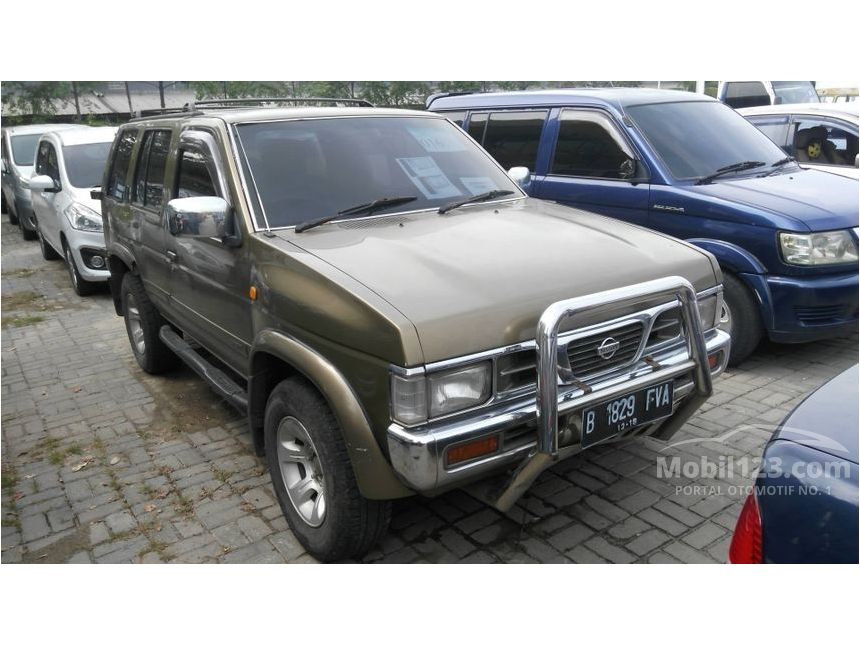 Jual Mobil Nissan Terrano 2001 Spirit 2.4 di Banten Manual 