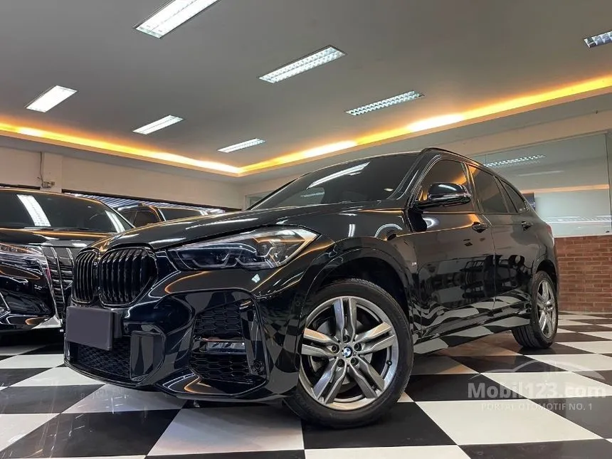 Jual Mobil BMW X1 2022 sDrive18i M Sport 1.5 di DKI Jakarta Automatic SUV Hitam Rp 585.000.000