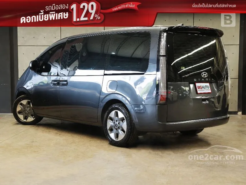 2023 Hyundai Staria SEL Van